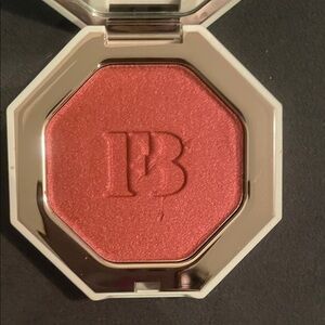 Fenty Beauty Killawatt Foil Highlighter in Ruby Richez